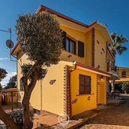 Estay - Monica -