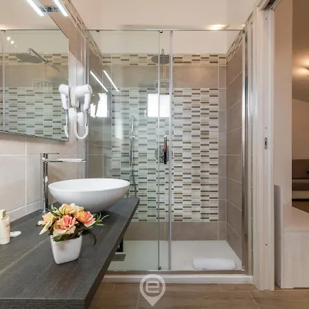 Monica - Gæstehus 3*